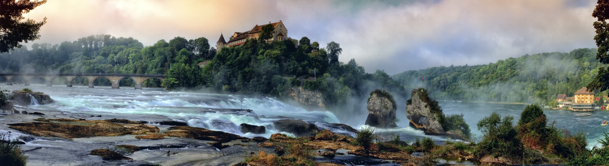 Sehenswürdikeiten Rheinfall 2 AdobeStock 105728555 Sehenswürdikeiten Rheinfall 2 AdobeStock 105728555